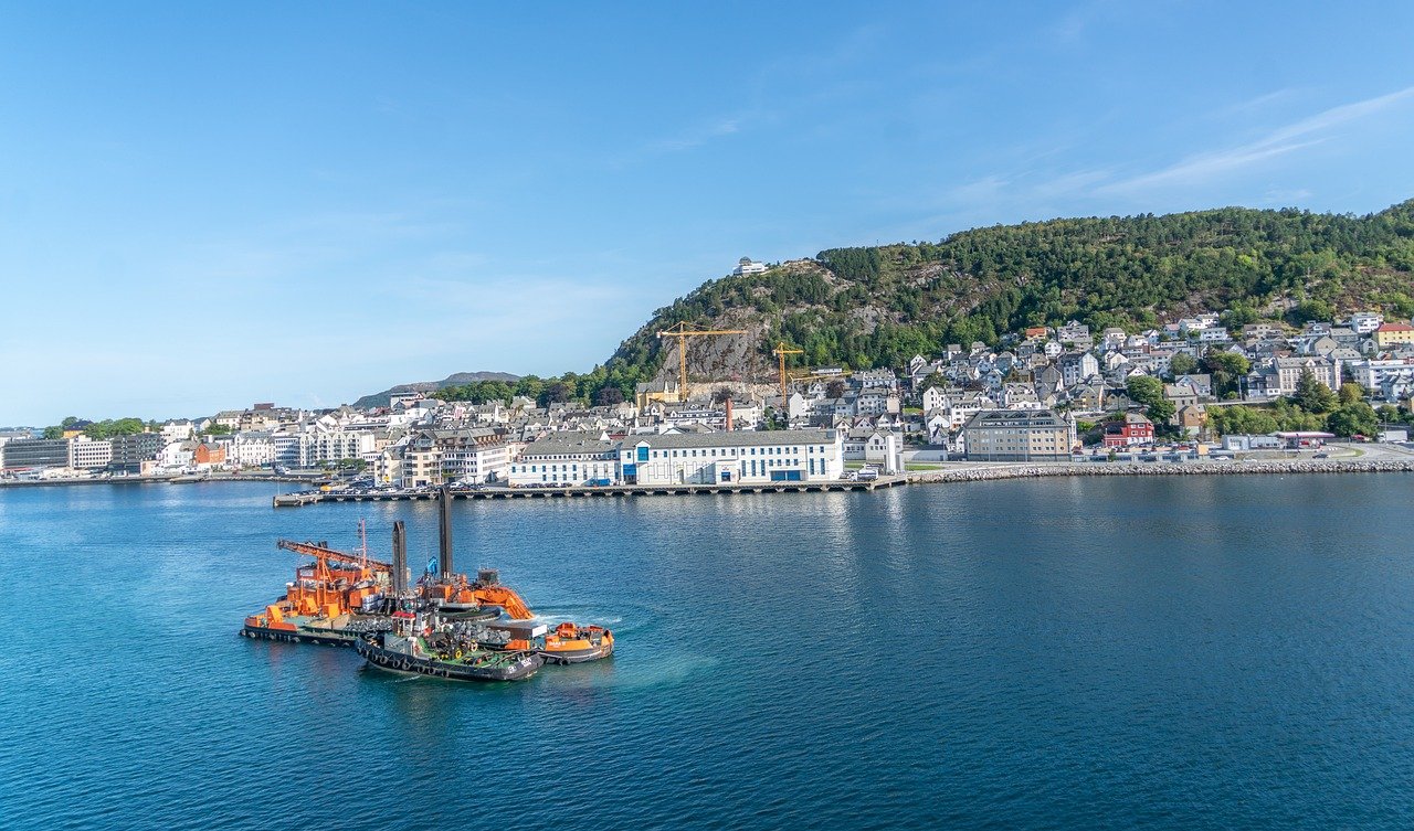 norway, oil rig, landscape-6237354.jpg